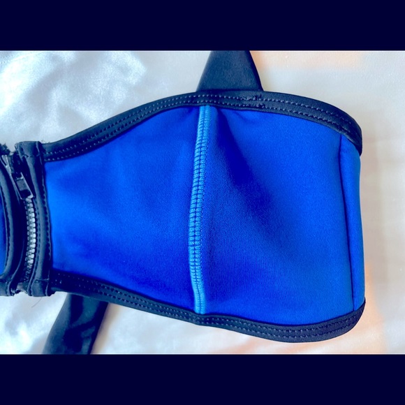 Body Glove Bandeau Zipper Bikini Top - Picture 2 of 3